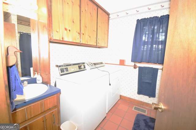 4056 Ryckeley Dr, Gainesville, GA 30504 - laundry area featuring tile patterned floors, independent washer and dryer, and wallpapered walls