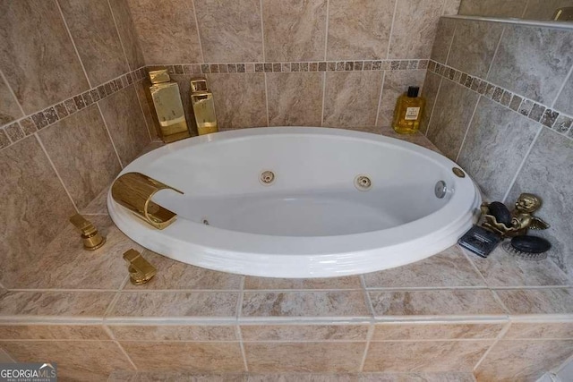 3127 Lenox Rd NE Unit 1, Atlanta, GA 30324 - room details with a jetted tub