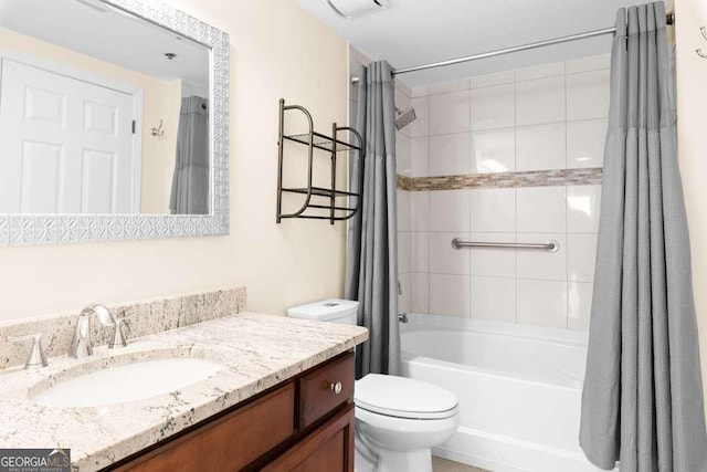 275 13th St NE Unit 409, Atlanta, GA 30309 - full bath with shower / bath combo with shower curtain and vanity