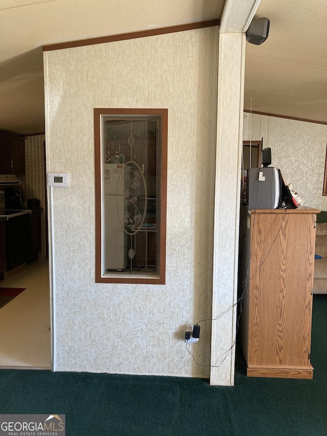 106 Paul Revere Dr, Cusseta, GA 31805 - detailed view of carpet floors and wallpapered walls