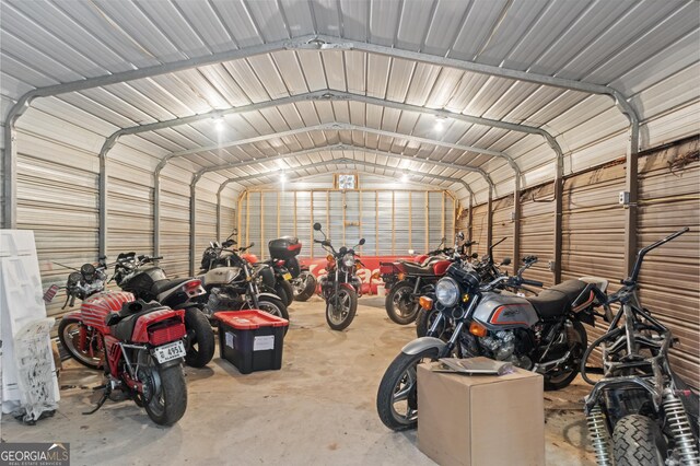 191 Roberts Way, Cornelia, GA 30531 - garage with metal wall
