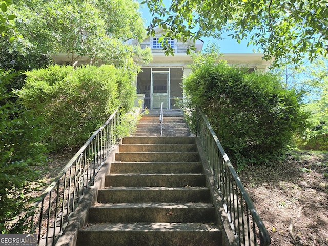 863 Boulevard, Macon, GA 31211 - view of stairway