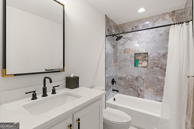 bathroom featuring shower / bath combo with shower curtain, toilet, vanity, and recessed lighting