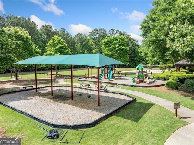 view of community featuring a lawn