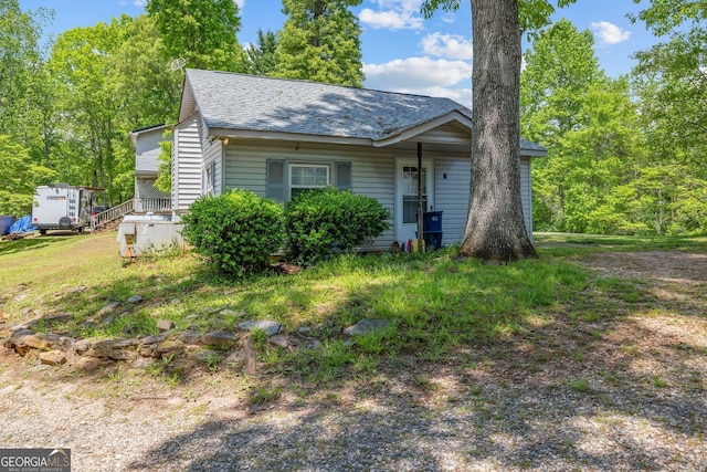 303 Jennys Cove Rd, Cleveland, GA 30528 - bungalow-style home featuring a shingled roof