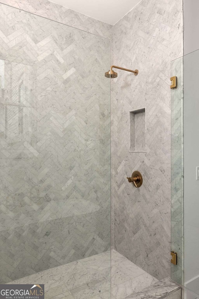 11536 Serenbe Ln, Chattahoochee Hills, GA 30268 - full bathroom featuring a stall shower