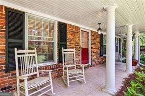 view of patio / terrace with covered porch