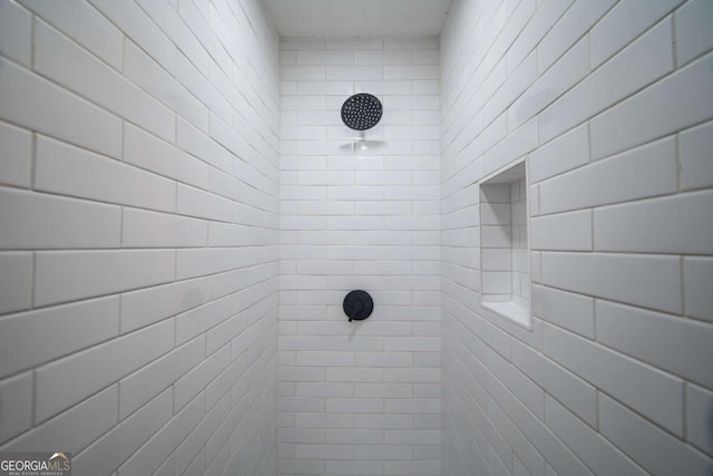 2137 Delowe Dr, Atlanta, GA 30344 - full bath with a tile shower