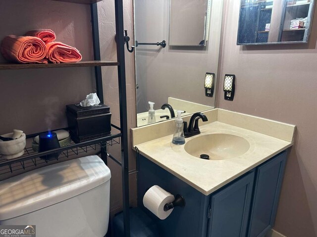 6119 Woodmont Blvd, Peachtree Corners, GA 30092 - full bath featuring toilet and a shower with curtain