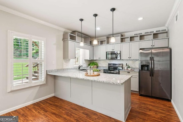 kitchen featuring stainless steel appliances, decorative backsplash, baseboards, ornamental molding, and recessed lighting