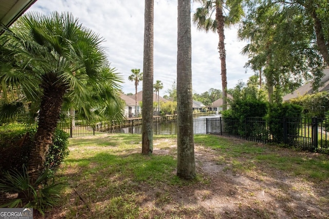 view of yard featuring a water view