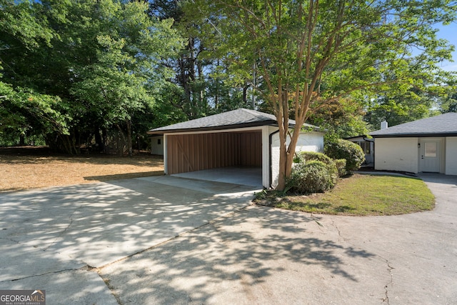 2604 Flat Shoals Rd SW, Conyers, GA 30094 - garage featuring concrete driveway