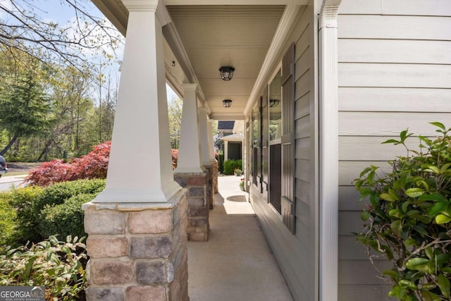 view of patio / terrace with covered porch