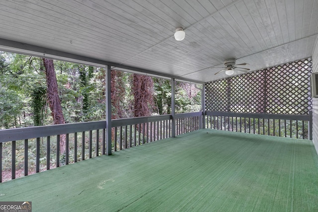 deck with a ceiling fan