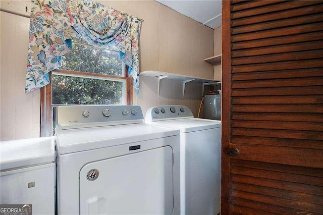 413 New Town Rd NE, Calhoun, GA 30701 - laundry area with washer and clothes dryer and water heater