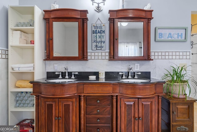 114 N Valhalla Dr, Cordele, GA 31015 - full bathroom featuring double vanity