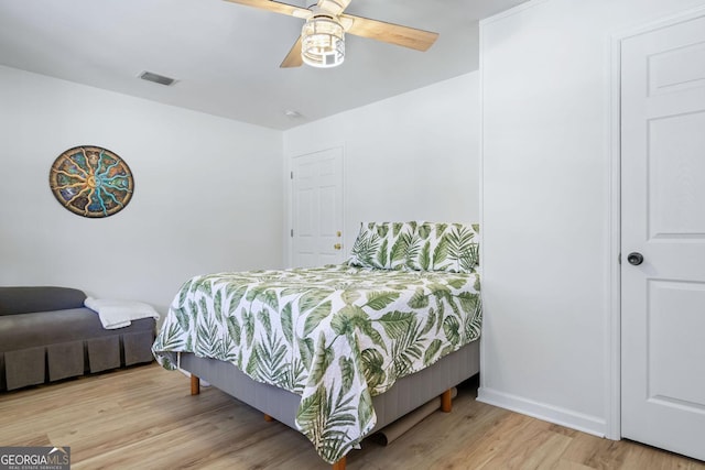 114 N Valhalla Dr, Cordele, GA 31015 - bedroom featuring wood finished floors, baseboards, and a ceiling fan