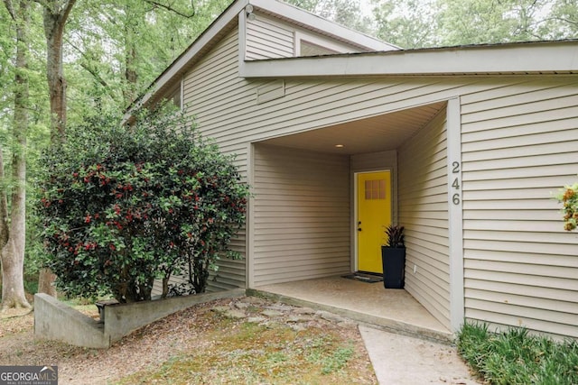 view of property entrance