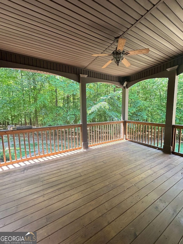 deck with ceiling fan