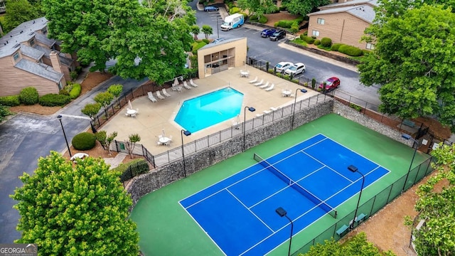 bird's eye view of a pool area