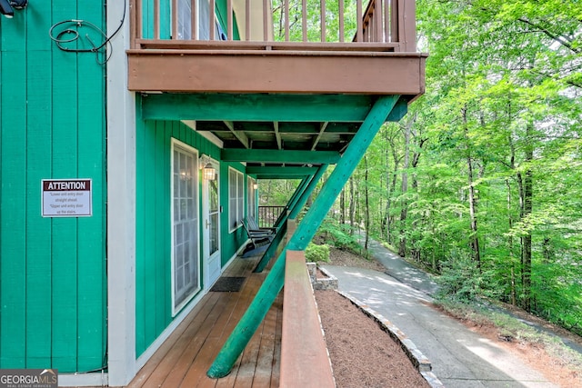 property entrance with a balcony