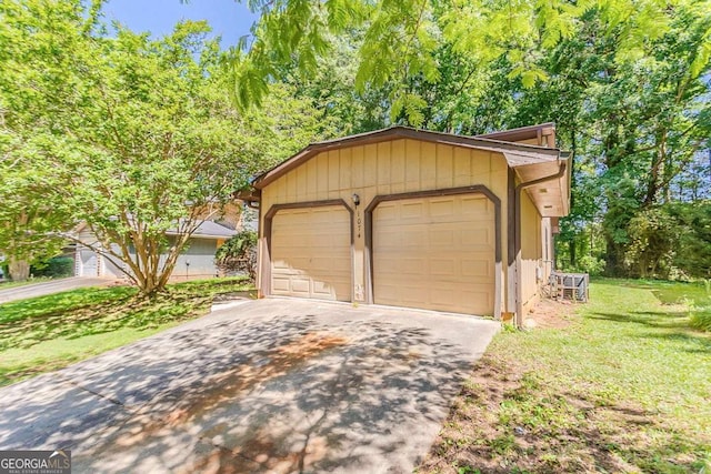 1074 Cherokee Hts, Stone Mountain, GA 30083 - garage featuring asphalt driveway