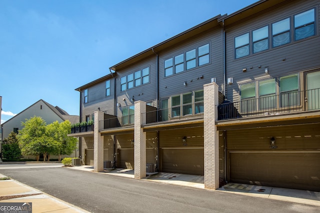 6790 Encore Blvd, Sandy Springs, GA 30328 - back of house with a balcony