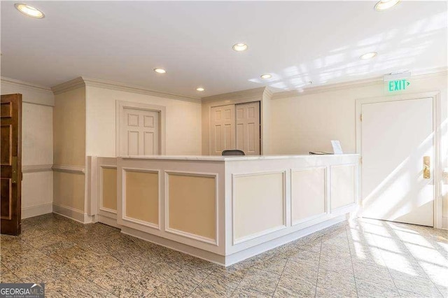 28106 Plantation Dr NE, Atlanta, GA 30324 - welcome area featuring crown molding and recessed lighting