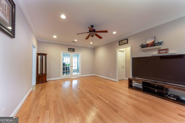 unfurnished living room featuring a ceiling fan, crown molding, recessed lighting, baseboards, and light wood-style flooring