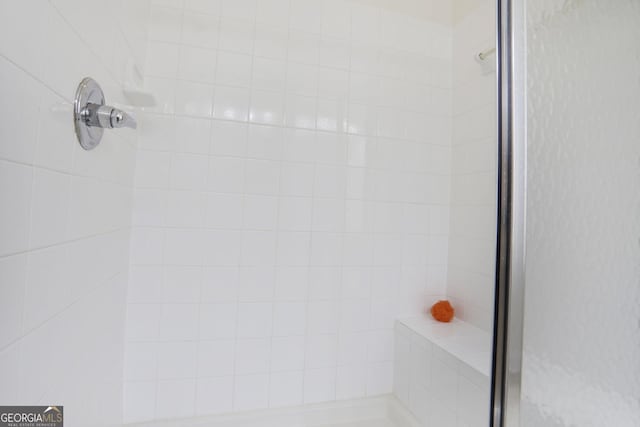2595 Grapevine Cir, Cumming, GA 30041 - full bath featuring tiled shower