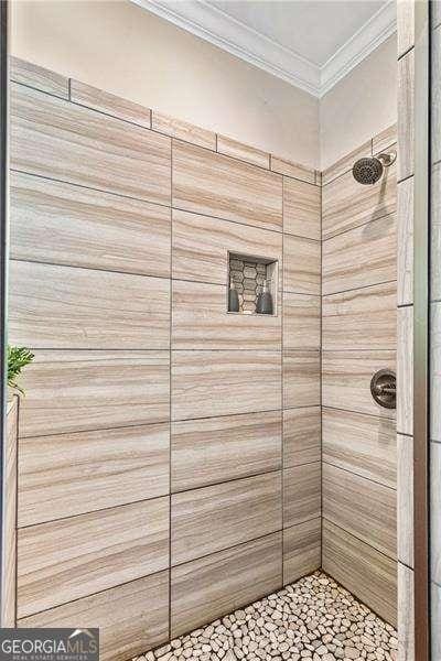 163 Thompson Ln, Jasper, GA 30143 - full bath with tiled shower and ornamental molding