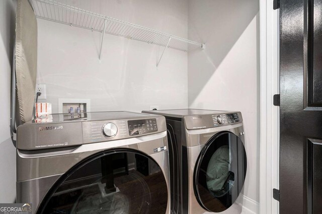 2505 Astaire Ct NW, Atlanta, GA 30318 - laundry area featuring washing machine and dryer