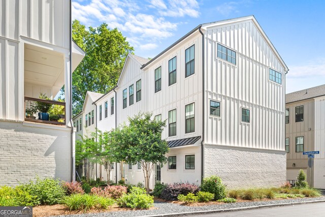 4462 Dandelion Ln, Atlanta, GA 30342 - view of building exterior
