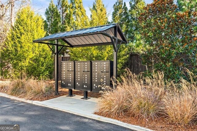 4462 Dandelion Ln, Atlanta, GA 30342 - view of community with mail area and fence