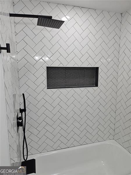 775 Lee Andrews Ave, Atlanta, GA 30315 - bathroom with tub / shower combination