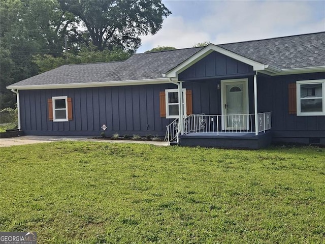 775 Lee Andrews Ave, Atlanta, GA 30315 - single story home featuring roof with shingles, a front yard, and covered porch