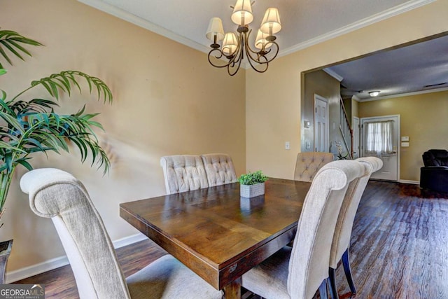 10900 Wittenridge Dr Unit L6, Alpharetta, GA 30022 - dining room featuring ornamental molding, dark wood-style flooring, a chandelier, and baseboards