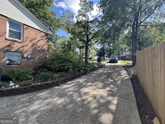 2059 Clearwater Dr SE, Marietta, GA 30067 - view of concrete road