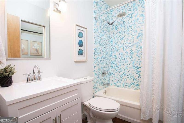 964 Dekalb Ave NE Unit 112, Atlanta, GA 30307 - full bath featuring toilet, shower / bathtub combination with curtain, and vanity