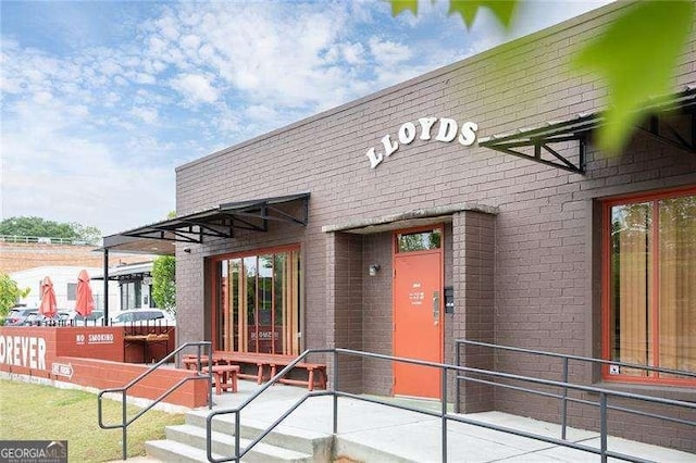 964 Dekalb Ave NE Unit 112, Atlanta, GA 30307 - entrance to property featuring brick siding
