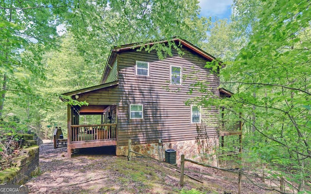 view of home's exterior
