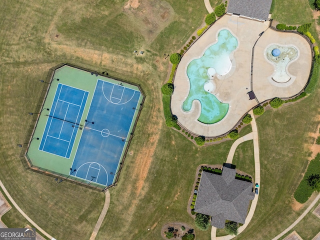 bird's eye view of a pool area