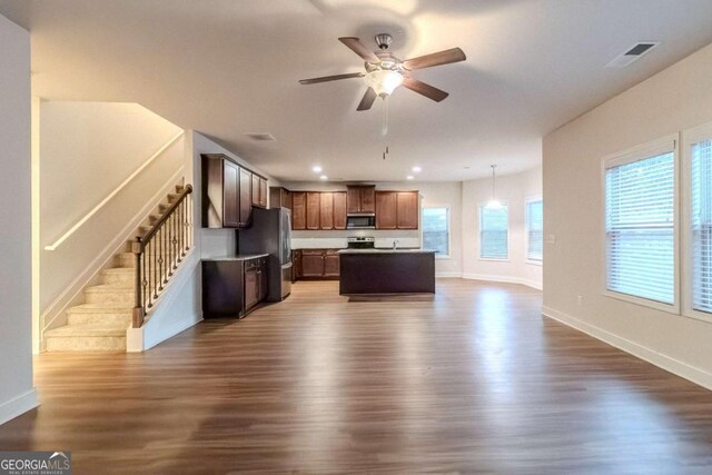 255 Dublin Way, Dallas, GA 30132 - kitchen featuring stainless steel appliances, dark wood finished floors, a ceiling fan, baseboards, and recessed lighting