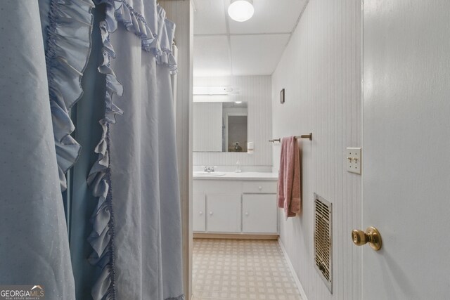 154 Willowdell Dr, Toccoa, GA 30577 - full bath featuring tile patterned floors and vanity