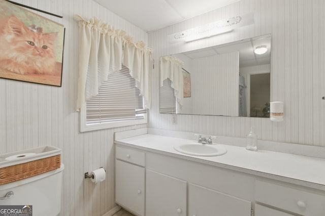 154 Willowdell Dr, Toccoa, GA 30577 - bathroom featuring toilet, vanity, and wallpapered walls