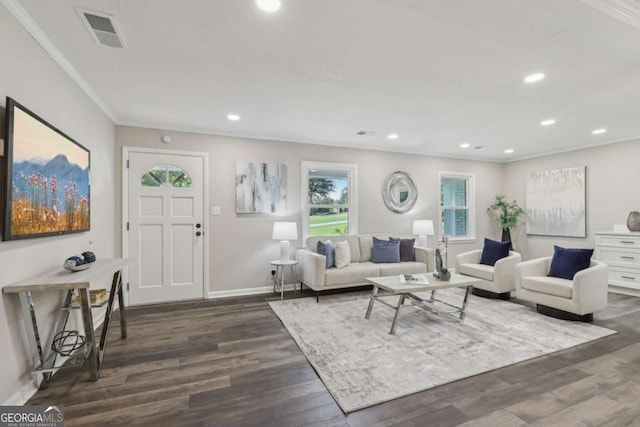 living room featuring ornamental molding, dark wood-style floors, recessed lighting, and baseboards