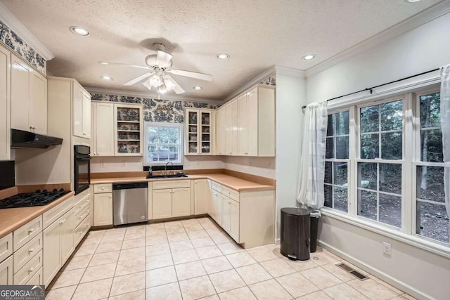 510 Aiken Dr, Dallas, GA 30157 - kitchen featuring black appliances, a sink, under cabinet range hood, crown molding, and a ceiling fan