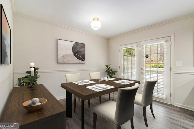 6900 Roswell Rd Unit F6, Atlanta, GA 30328 - dining space with ornamental molding, wood finished floors, and baseboards
