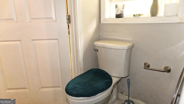 288 Harper Rd SE, Atlanta, GA 30315 - bathroom with toilet