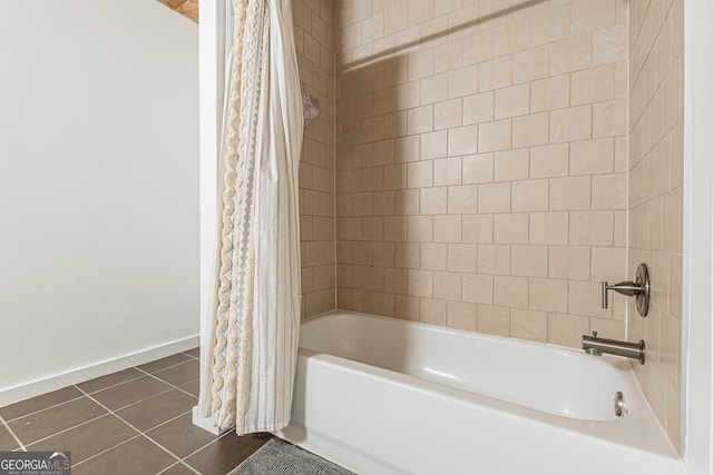 170 Boulevard Se 521H, Atlanta, GA 30312 - full bath featuring tile patterned flooring, shower / tub combo with curtain, and baseboards
